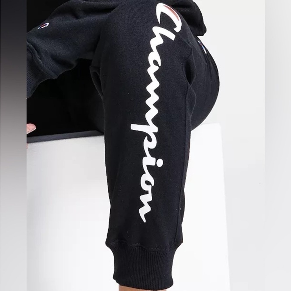 Champion Track Pants - Sweatpants - Jogger with Logo and Tapered Fit! - Picture 2 of 3